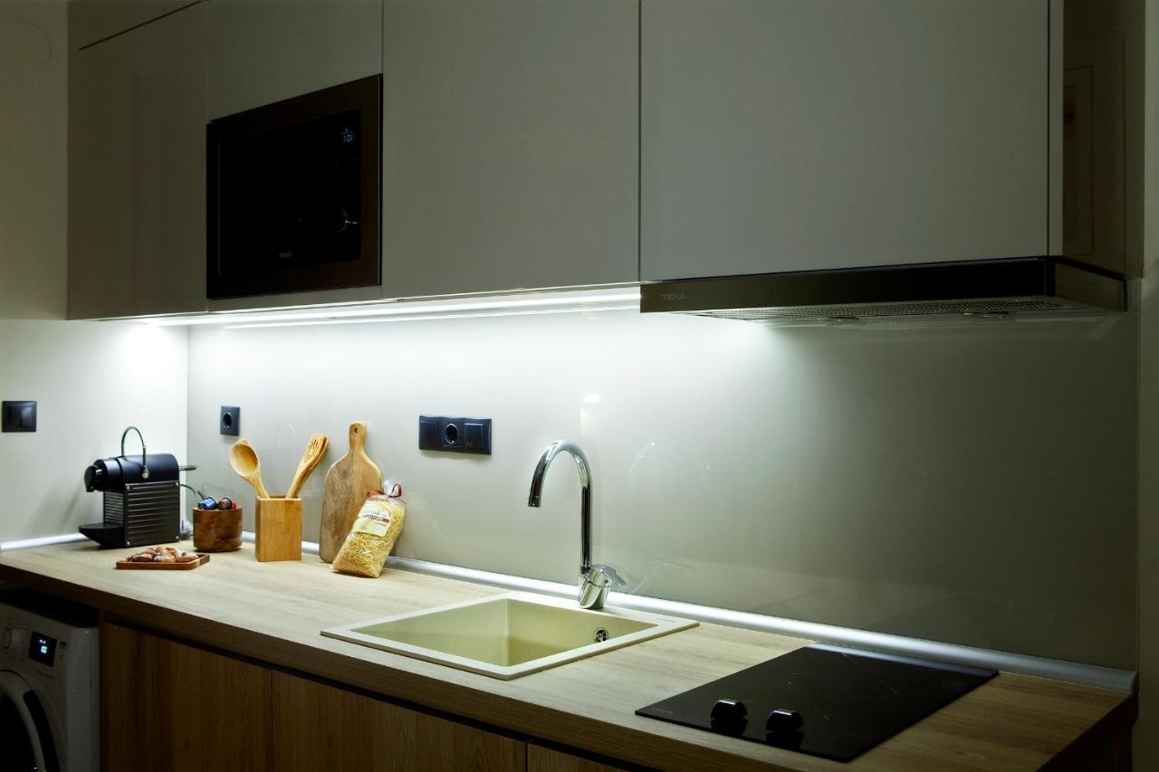 Designer Apartments Close To The Center + Free Parking テッサロニキ エクステリア 写真