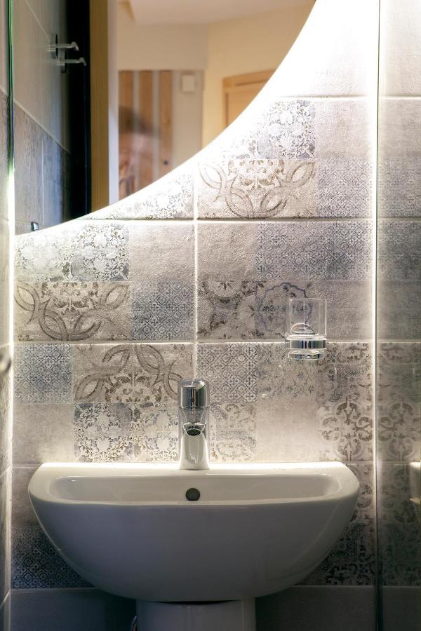 Designer Apartments Close To The Center + Free Parking テッサロニキ エクステリア 写真