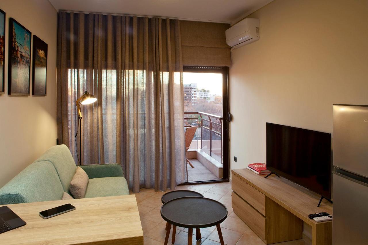 Designer Apartments Close To The Center + Free Parking テッサロニキ エクステリア 写真